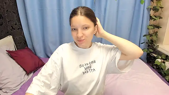 Snapshot of MelaniGrand chatting on 9, 9, 2025 MelaniGrand online show from 9, 9, 2025