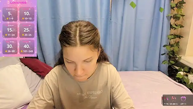 Snapshot of MelaniGrand chatting on 10, 9, 2025 MelaniGrand online show from 10, 9, 2025