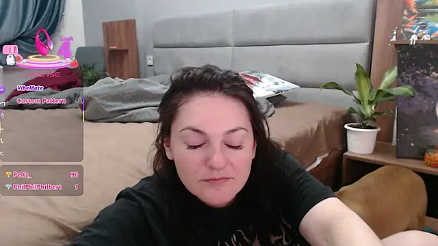 Stacy Davice online show from 3, 3, 2025