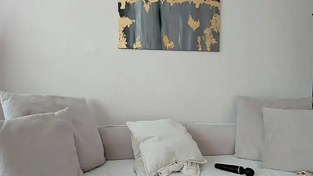 Mia Callme online show from 7, 3, 2025