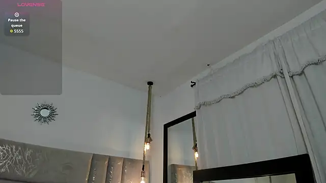 Snapshot of CeliWoods chatting on 4, 7, 2026 CeliWoods online show from 4, 7, 2026