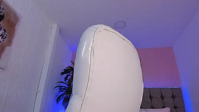 Stefhanyblow online show from 8, 2, 2025