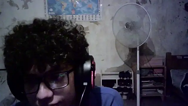 Snapshot of Emv2 chatting on 7, 12, 2024 Emv2 online show from 7, 12, 2024