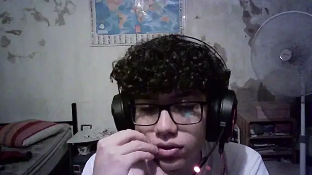 Snapshot of Emv2 chatting on 28, 12, 2024 Emv2 online show from 28, 12, 2024