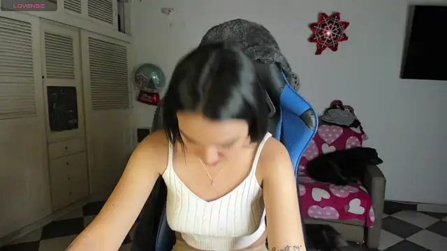 Snapshot of Miss_Nicole chatting on 25, 12, 2024 Miss Nicole online show from 25, 12, 2024