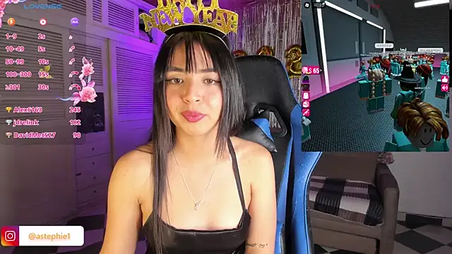 Snapshot of Miss_Nicole chatting on 1, 1, 2025 Miss Nicole online show from 1, 1, 2025