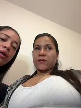 Snapshot of Reggie-Liam chatting on 17, 12, 2024 Reggie-Liam online show from 17, 12, 2024