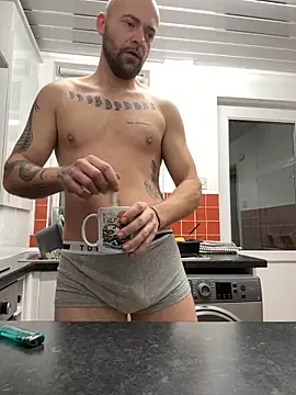 Snapshot of bigguy101 chatting on 4, 1, 2025 bigguy101 online show from 4, 1, 2025