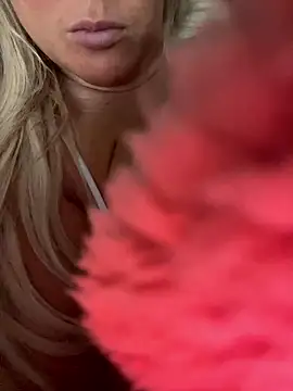 Bustyblondebabe32 online show from 10, 1, 2026