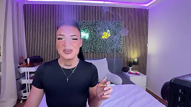 Snapshot of LizaRoxx chatting on 8, 1, 2026 LizaRoxx online show from 8, 1, 2026