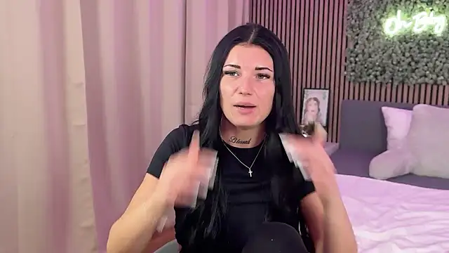 Snapshot of LizaRoxx chatting on 2, 2, 2026 LizaRoxx online show from 2, 2, 2026