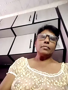 Snapshot of MsAttitude chatting on 1, 6, 2026 MsAttitude online show from 1, 6, 2026