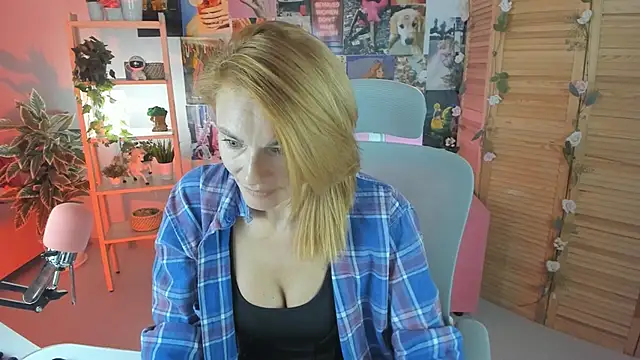 MistyBarnes online show from 28, 2, 2025