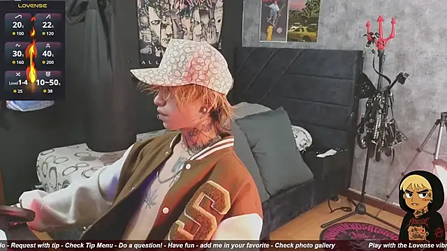 Snapshot of AcidMilo chatting on 15, 11, 2025 AcidMilo online show from 15, 11, 2025