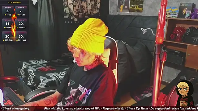 Snapshot of AcidMilo chatting on 28, 11, 2025 AcidMilo online show from 28, 11, 2025