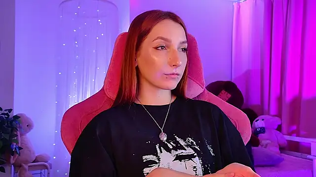 Snapshot of PrettyReckess chatting on 18, 9, 2025 PrettyReckess online show from 18, 9, 2025