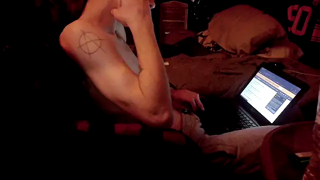 Snapshot of xxxTony999 chatting on 4, 11, 2025 xxxTony999 online show from 4, 11, 2025