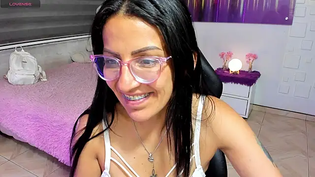 Snapshot of alma_blue chatting on 3, 6, 2026 alma blue online show from 3, 6, 2026
