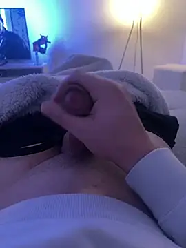 Jonkitzler1 online show from 13, 2, 2025