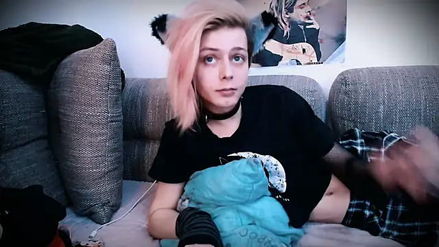 Snapshot of Littlepinkcat chatting on 27, 10, 2025 Littlepinkcat online show from 27, 10, 2025