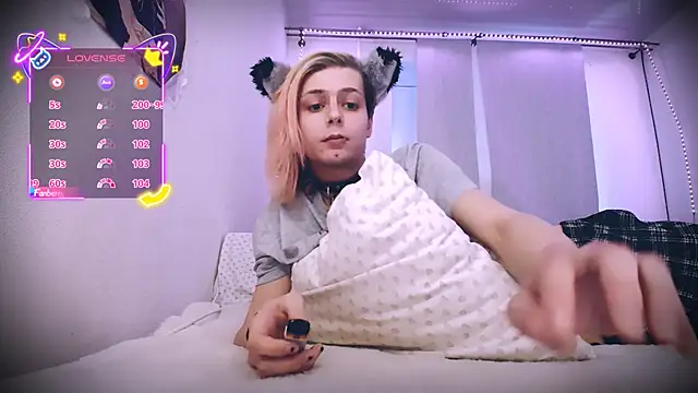 Snapshot of Littlepinkcat chatting on 4, 12, 2025 Littlepinkcat online show from 4, 12, 2025