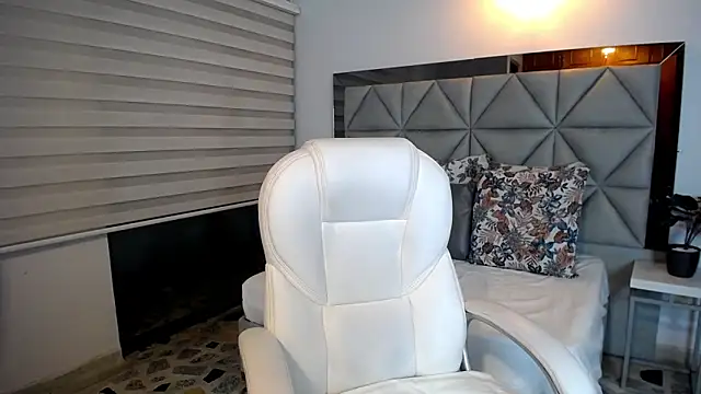 Snapshot of nana_levy chatting on 8, 1, 2025 nana levy online show from 8, 1, 2025