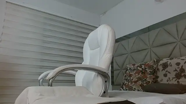 Snapshot of nana_levy chatting on 27, 2, 2025 nana levy online show from 27, 2, 2025