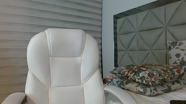 Snapshot of nana_levy chatting on 8, 3, 2025 nana levy online show from 8, 3, 2025