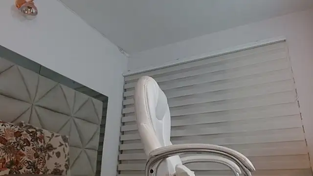 Snapshot of nana_levy chatting on 20, 3, 2025 nana levy online show from 20, 3, 2025