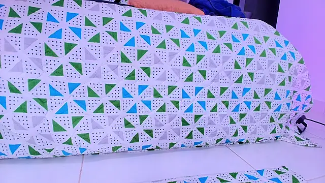 Snapshot of naomi_kyse chatting on 28, 11, 2025 naomi kyse online show from 28, 11, 2025