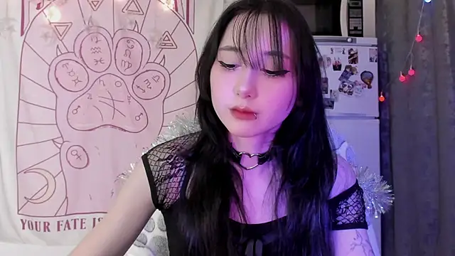 Holy420lolii online show from 6, 1, 2026