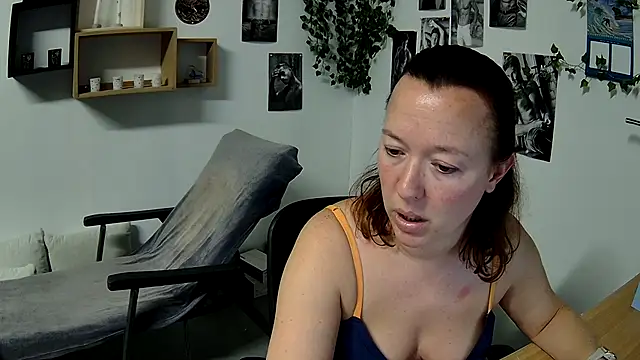 AnyaKreyxh online show from 4, 1, 2025