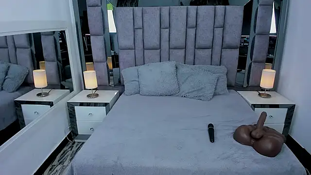 EMMAHILL1 online show from 13, 4, 2026