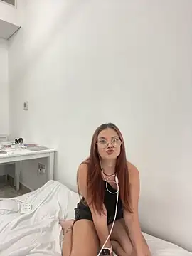 lovebellagrey online show from 9, 5, 2026