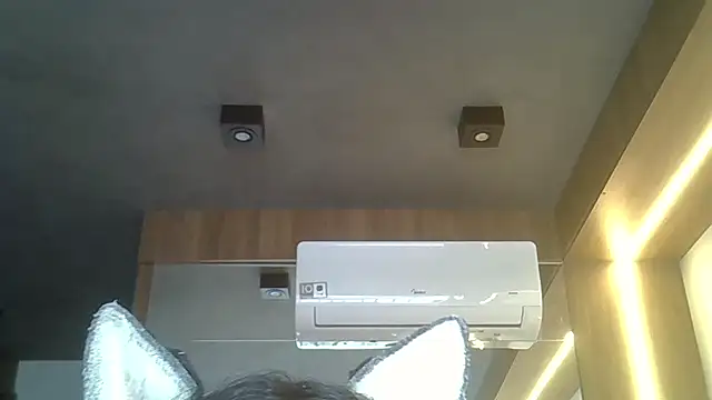 Skinny-Kitten online show from 13, 10, 2025