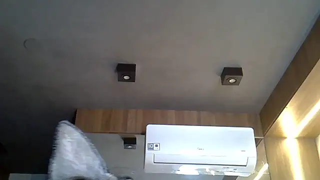 Skinny-Kitten online show from 7, 11, 2025