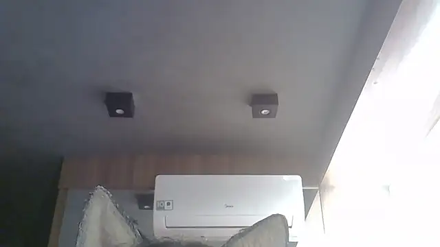 Skinny-Kitten online show from 8, 1, 2026