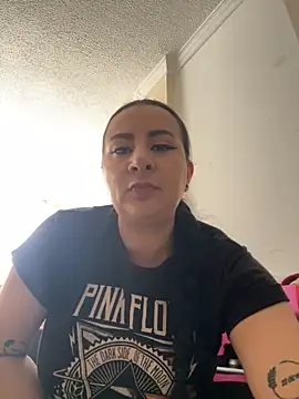 Abril Luv online show from 18, 11, 2025