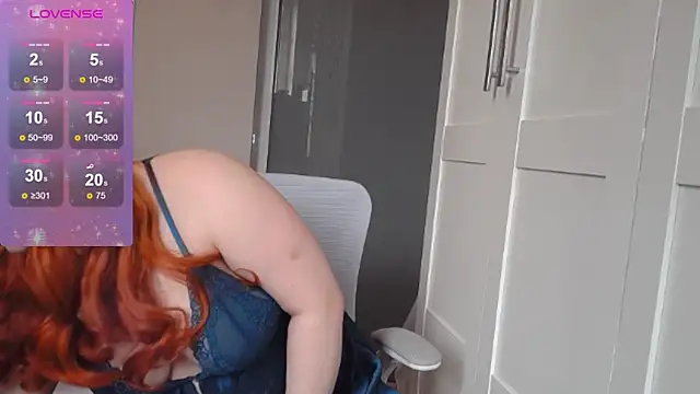 Snapshot of FluffyRainbowKity chatting on 31, 10, 2025 FluffyRainbowKity online show from 31, 10, 2025