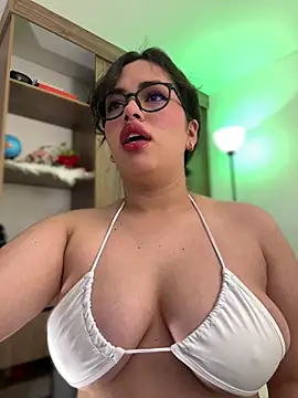 Snapshot of andra_rose chatting on 10, 12, 2024 andra rose online show from 10, 12, 2024