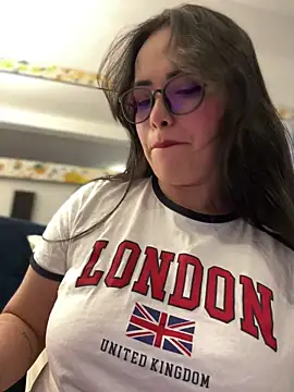 Snapshot of andra_rose chatting on 27, 1, 2025 andra rose online show from 27, 1, 2025