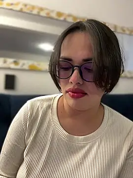 Snapshot of andra_rose chatting on 28, 2, 2025 andra rose online show from 28, 2, 2025