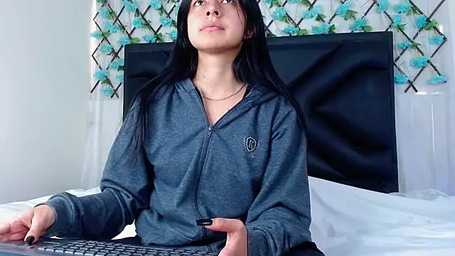 EmmaWilliamss online show from 30, 9, 2025