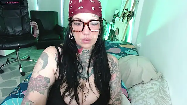 Snapshot of VampGirl1 chatting on 11, 4, 2026 VampGirl1 online show from 11, 4, 2026