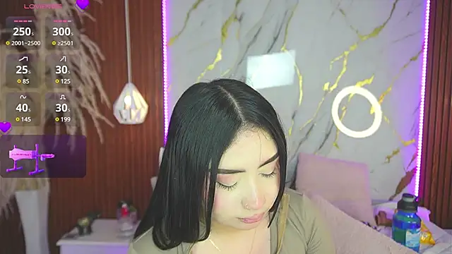 Snapshot of haylie_ chatting on 6, 12, 2024 haylie online show from 6, 12, 2024