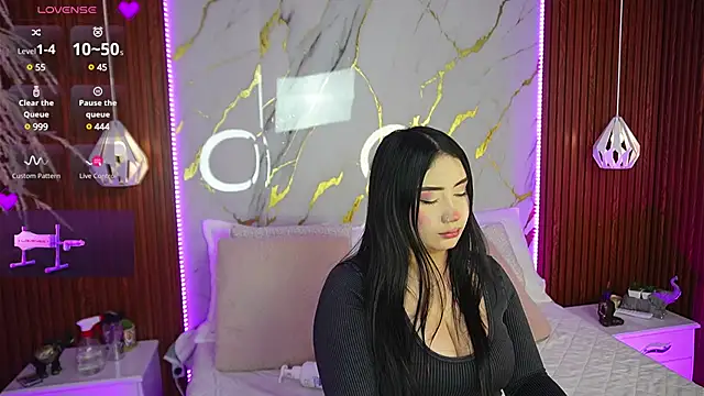 Snapshot of haylie_ chatting on 14, 12, 2024 haylie online show from 14, 12, 2024