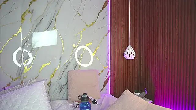 Snapshot of haylie_ chatting on 25, 12, 2024 haylie online show from 25, 12, 2024