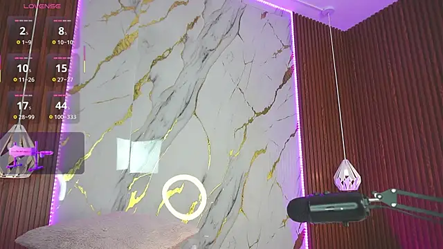 Snapshot of haylie_ chatting on 8, 3, 2025 haylie online show from 8, 3, 2025