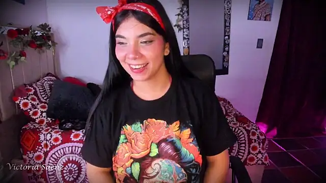 Snapshot of victoriaasaenz_ chatting on 4, 6, 2026 victoriaasaenz online show from 4, 6, 2026
