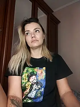 KrissSexi online show from 17, 9, 2025